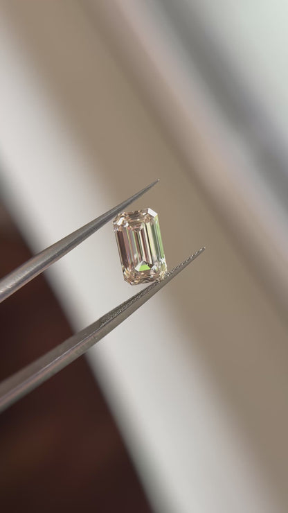 2.24ct Emerald Stepcut Cut M/C2 VS2